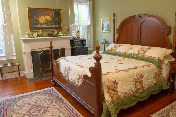 Olde Town Inn image 5